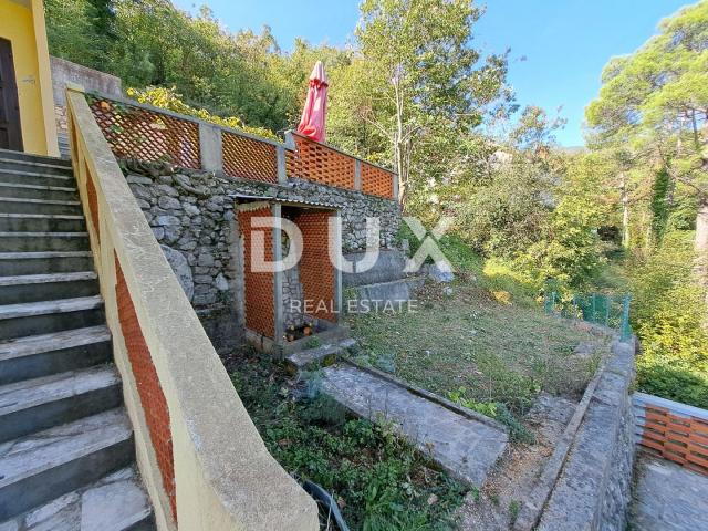 OPATIJA, BRSEČ - house with three residential units and a sea view