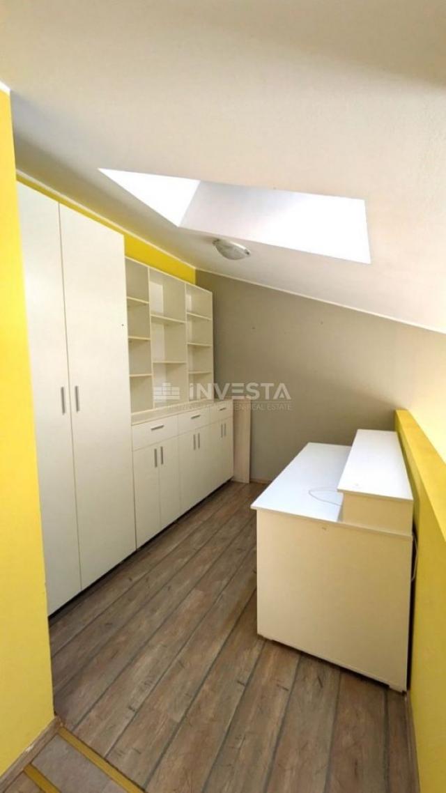 Pula, Gregovica duplex apartment with two parking spaces.