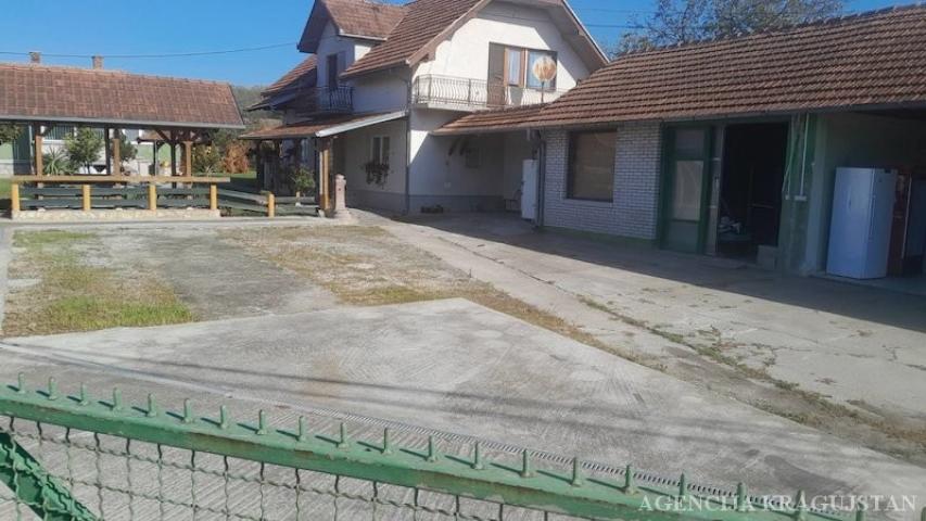 Izdavanje, Kuća, 80. 00m2 , Petrovac