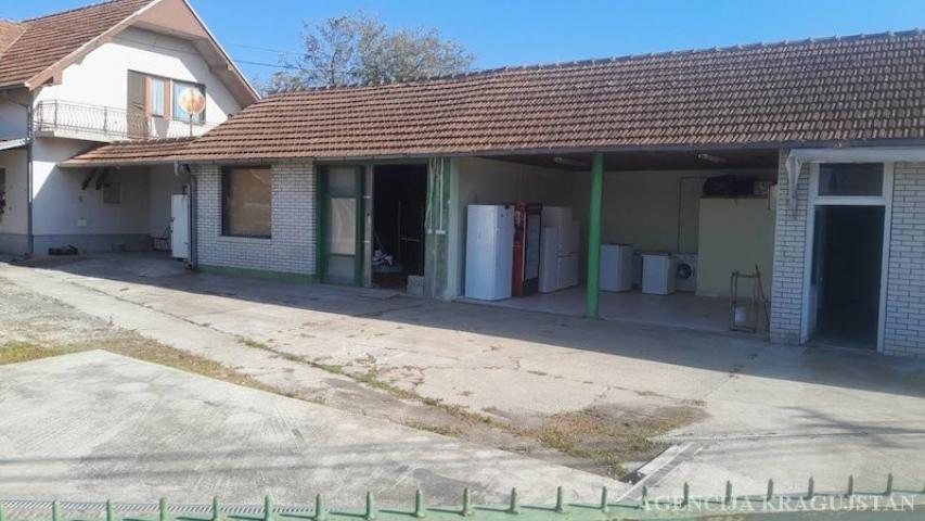 Izdavanje, Lokal, 100. 00m2 , Petrovac