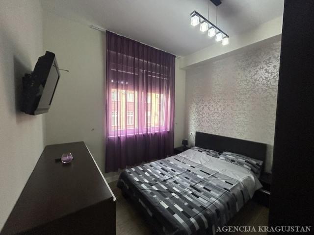 Izdavanje, Stan, 81. 00m2 , Centar