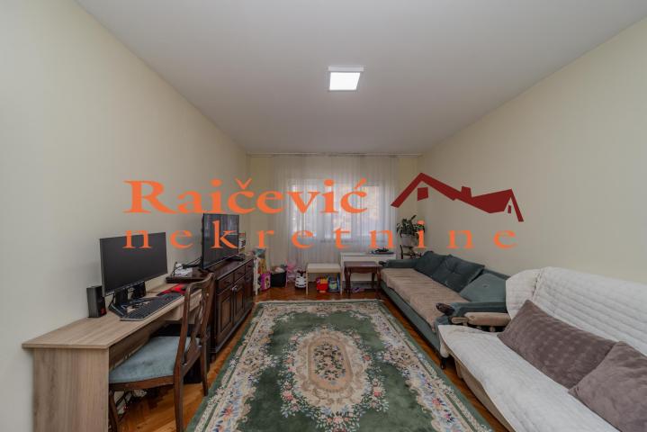 RAKOVICA STARA RAKOVICA 82m2 , T , 156000e