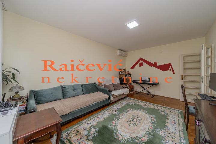 RAKOVICA STARA RAKOVICA 82m2 , T , 156000e