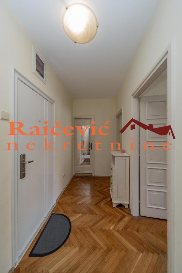 RAKOVICA STARA RAKOVICA 82m2 , T , 156000e