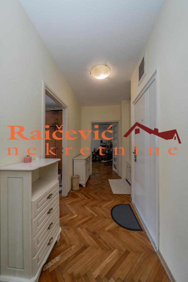 RAKOVICA STARA RAKOVICA 82m2 , T , 156000e