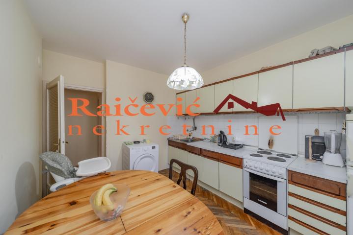 RAKOVICA STARA RAKOVICA 82m2 , T , 156000e