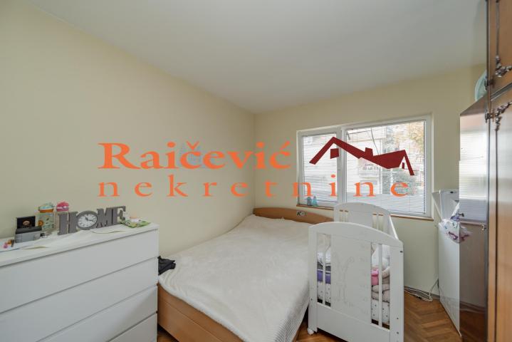 RAKOVICA STARA RAKOVICA 82m2 , T , 156000e