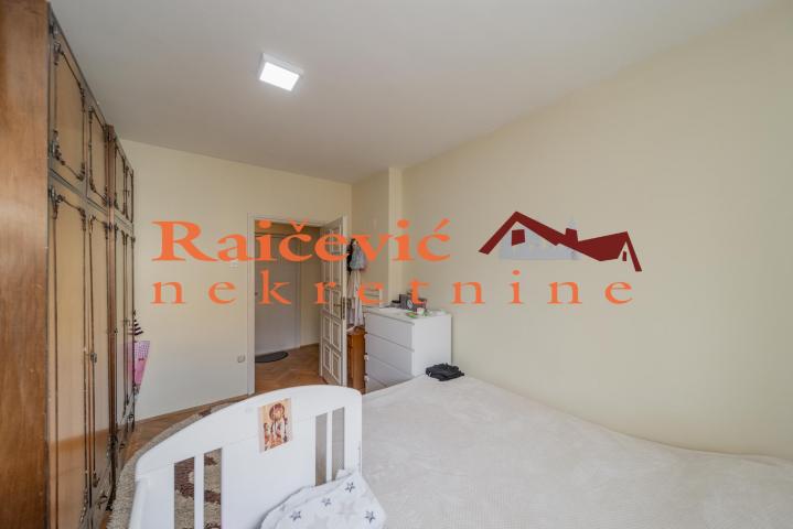 RAKOVICA STARA RAKOVICA 82m2 , T , 156000e