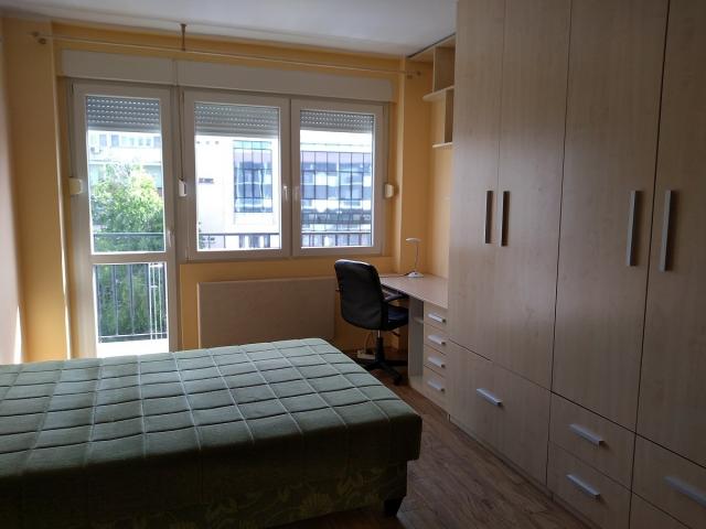 Renoviran dvosoban stan u Zemunu, Glavna, 64m2