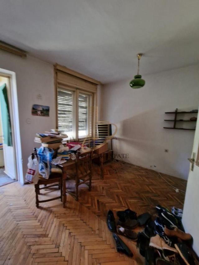 Prodaja 2, 5 stan od 60m2 Maksima Gorkog