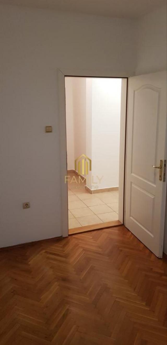 1. 5 stan na Sajmištu, 35m2 , PET FRIENDLY + Garaža ( 50e)