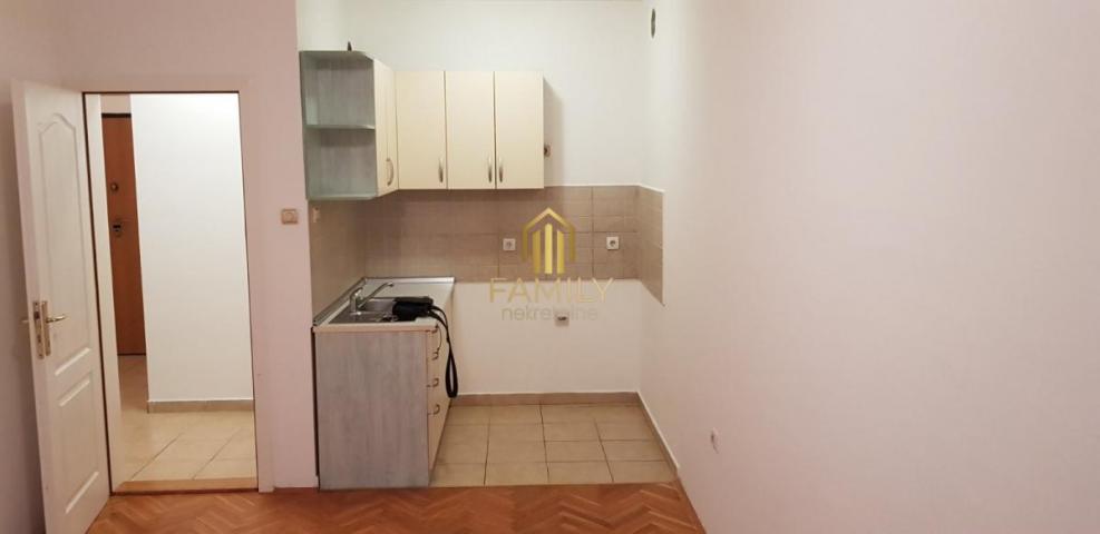 1. 5 stan na Sajmištu, 35m2 , PET FRIENDLY + Garaža ( 50e)