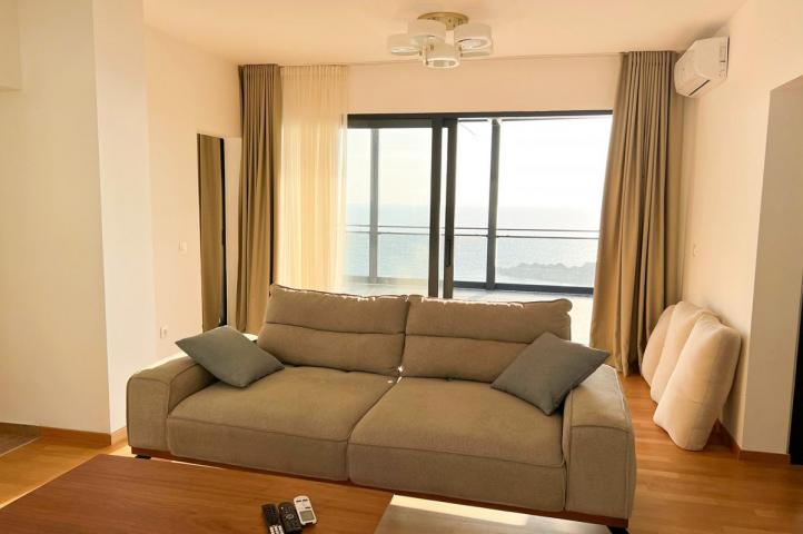 Luksuzni penthouse sa 2 spavaće sobe i pogledom na more, Sveti Stefan