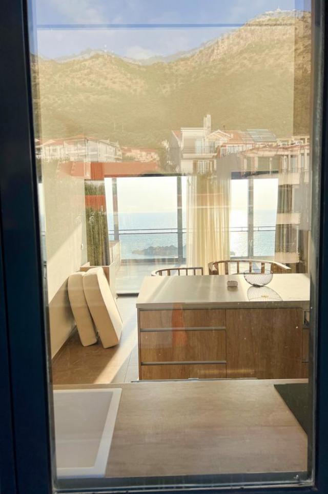 Luksuzni penthouse sa 2 spavaće sobe i pogledom na more, Sveti Stefan