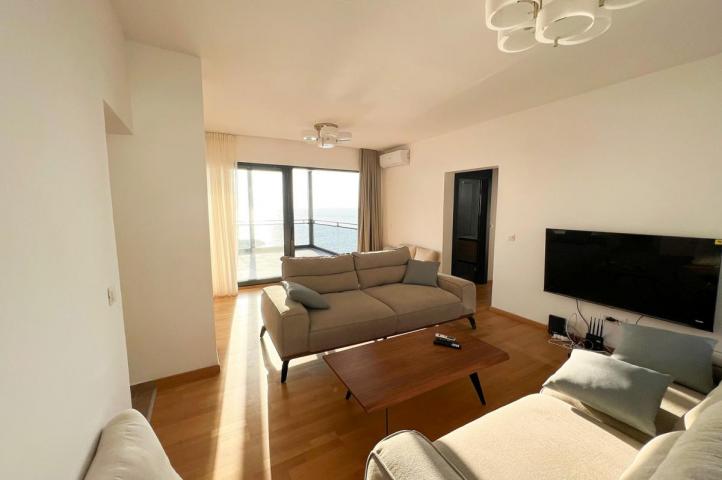 Luksuzni penthouse sa 2 spavaće sobe i pogledom na more, Sveti Stefan