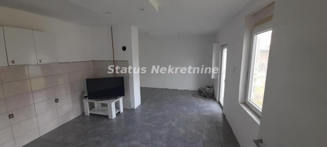 Futog-Starija Porodična kuća 96 m2 na Lepom Placu od 600 m2 u blizini Škole-065/385 8880