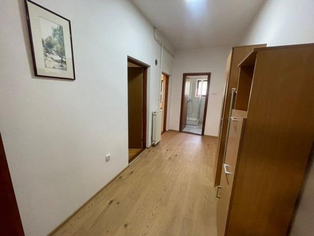 - Reprezentativna kuća na Adicama - 242m2 - Plac 823m2