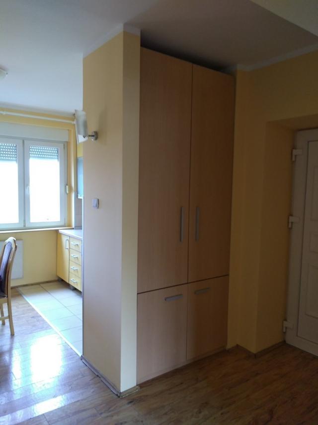 Renoviran dvosoban stan u Zemunu, Glavna, 64m2