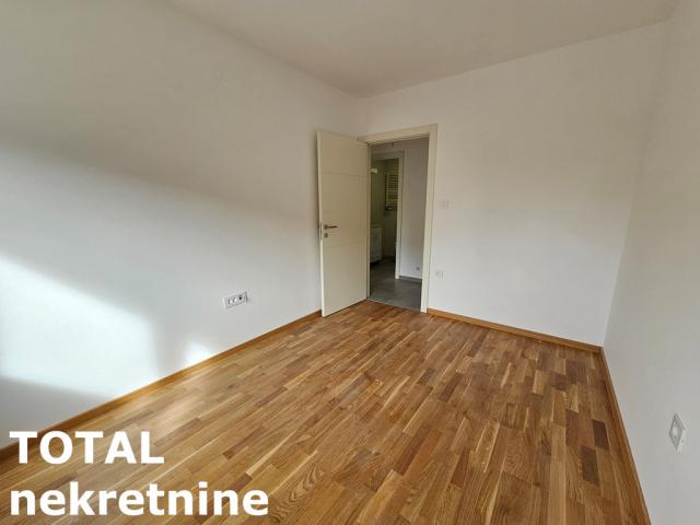 4 Četvorosoban stan NOVI SAD, 214500€