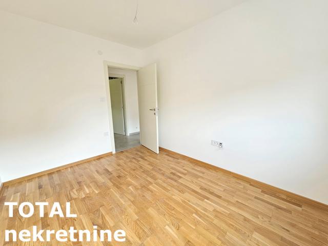 4 Četvorosoban stan NOVI SAD, 214500€