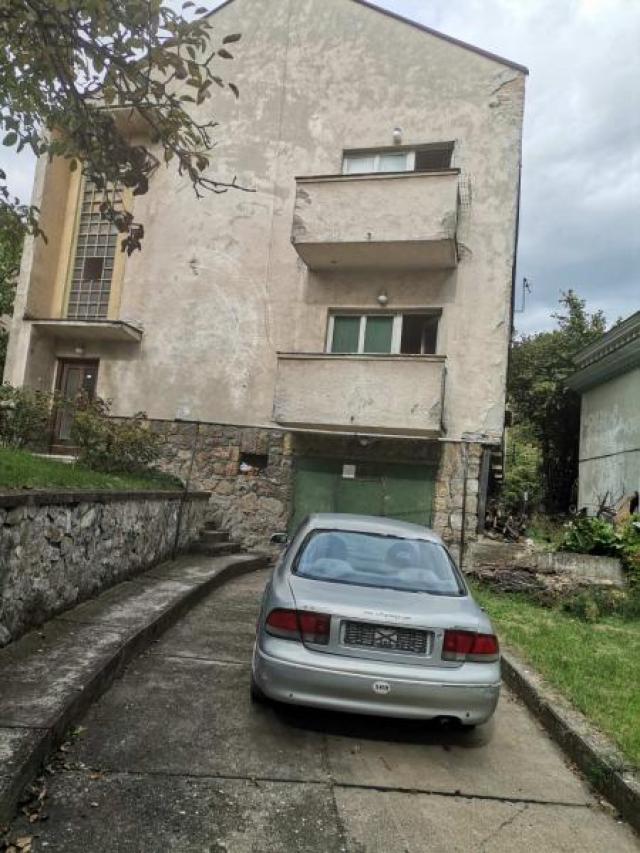 Dedinje, Sokobanjska, kuća,  160m2, 4 ara placa