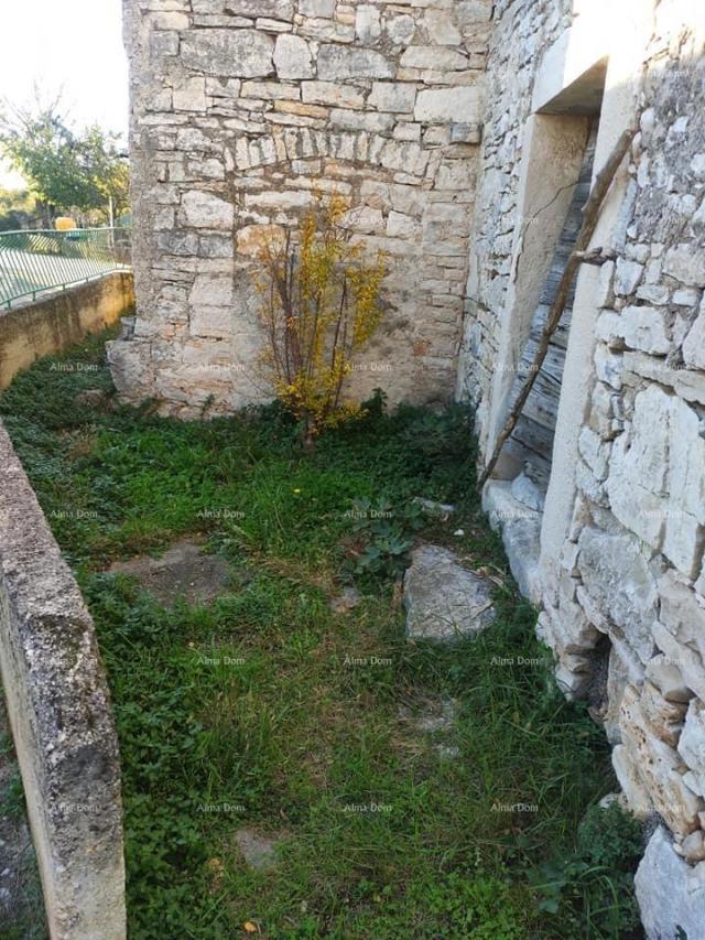 Kamena kuća Prodaje se kuća, tlocrtno, Svetvinčenat. 