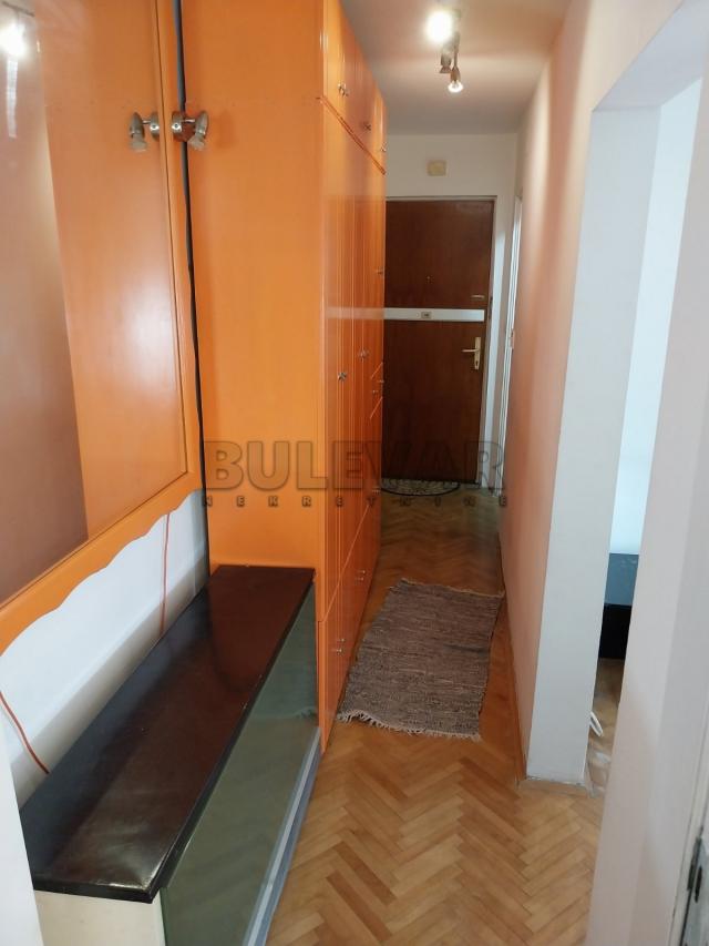 1, 5 stan, Crveni Pevac, 30m2