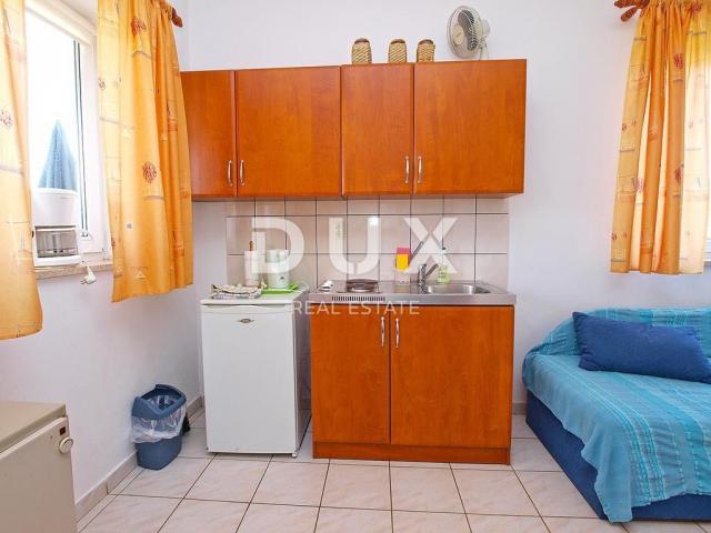 ISTRA, FAŽANA - Etaža kuće s 4 apartmana i vrtom - 500 m OD MORA!!