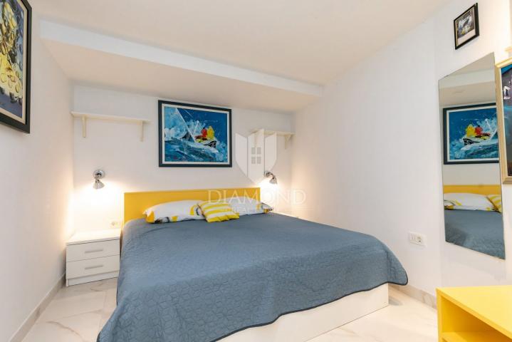 Rovinj, stari grad, apartman u prizemlju s terasom