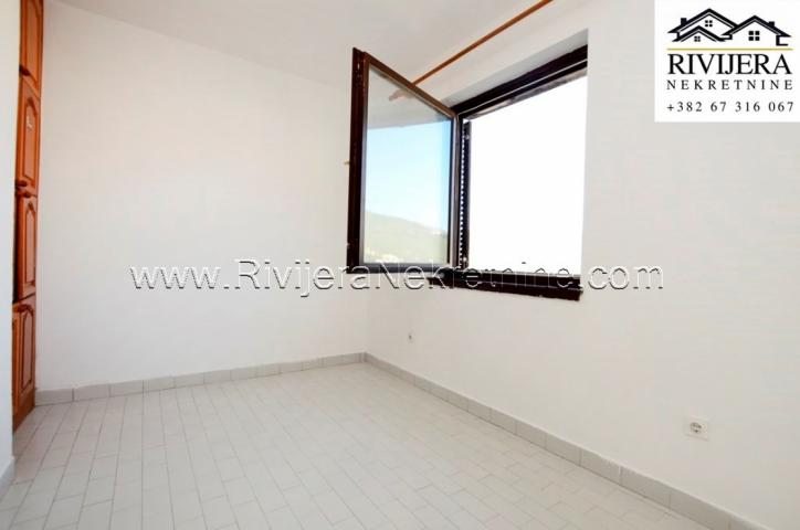 One-bedroom apartment with sea view Topla 2