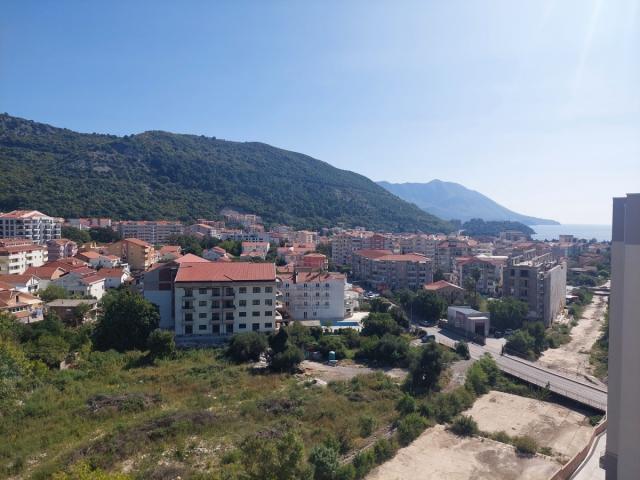 Moderno opremljen dvosoban stan kod fontane, Budva