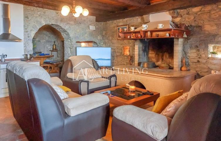 Istria, Buzet, surroundings - autochthonous renovated house with swimming pool in Istrian style