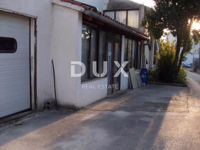 ISTRIA, SAVUDRIJA - Two houses with garages + building plot - 200 m FROM THE SEA!!