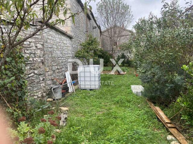 ISTRIA, BARBAN - Stone house with a tavern in a quiet location