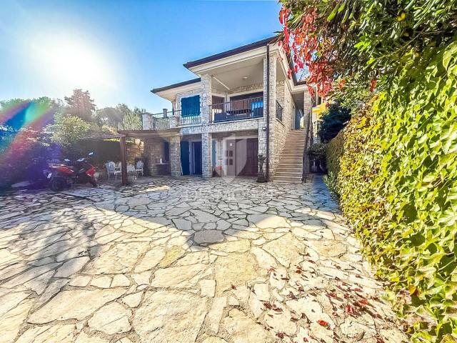 EXCLUSIVE, house on Crveni Vrh 100 meters from the sea