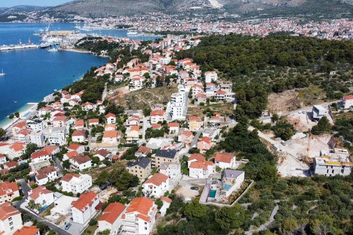 Trogir, Čiovo, Zemljište s građevinskom dozvolom - Savršena investicija!