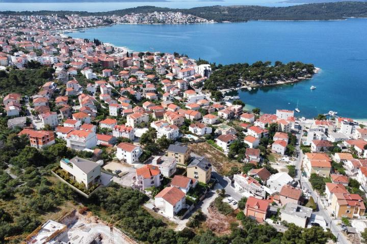 Trogir, Čiovo, Zemljište s građevinskom dozvolom - Savršena investicija!