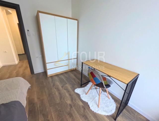 Rijeka, širi Centar, 98. 48m2, 4s+db, balkon, adaptiran gospodski stan!