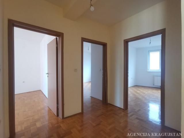 Prodaja, Stan, 109. 00m2 , Centar