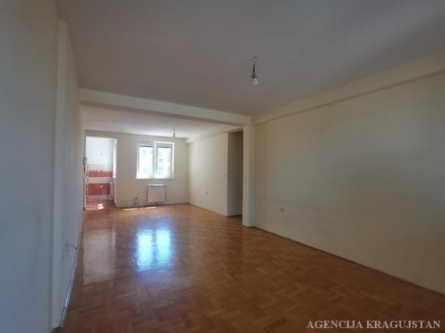 Prodaja, Stan, 109. 00m2 , Centar