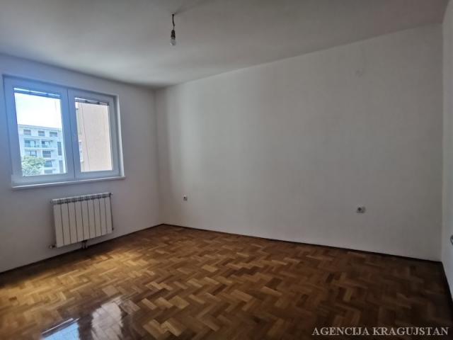 Prodaja, Stan, 109. 00m2 , Centar