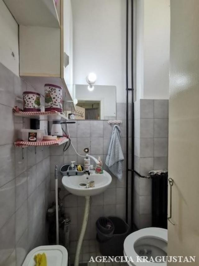 Izdavanje, Lokal, 35. 00m2 , Centar