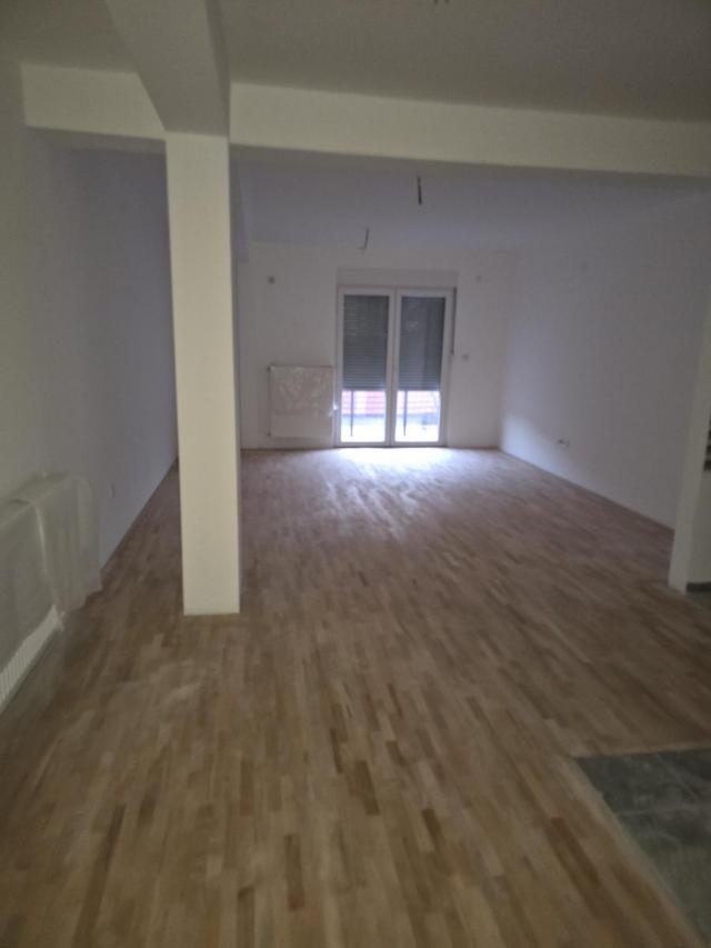 Prodaja, Stan, 81m2 , Centar