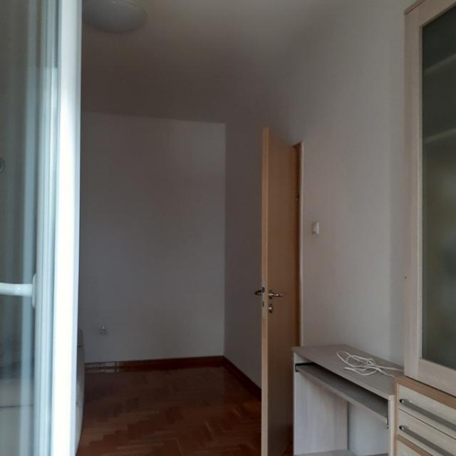 RAKOVICA VIDIKOVAC 83m2 , 690e