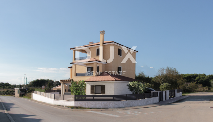 ISTRA, PREMANTURA - Vila s bazenom na najjužnijoj točki Istre - POGLED NA MORE!!