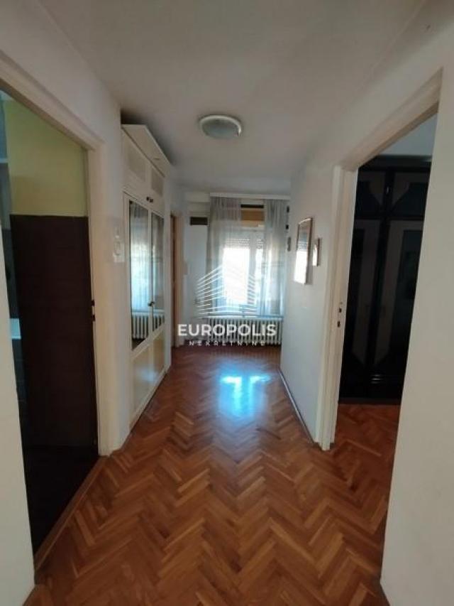 Prodaja - kuća+plac (za investitore) ID#6463