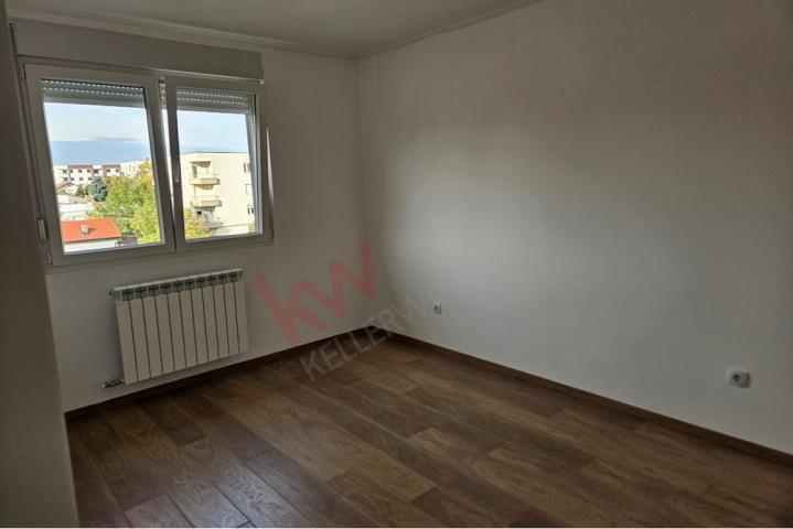 
				2, 5, Novogradnja 67, 53m2, Zemun
			