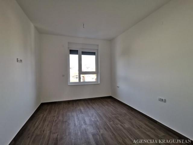 Izdavanje, Stan, 46. 00m2 , Centar