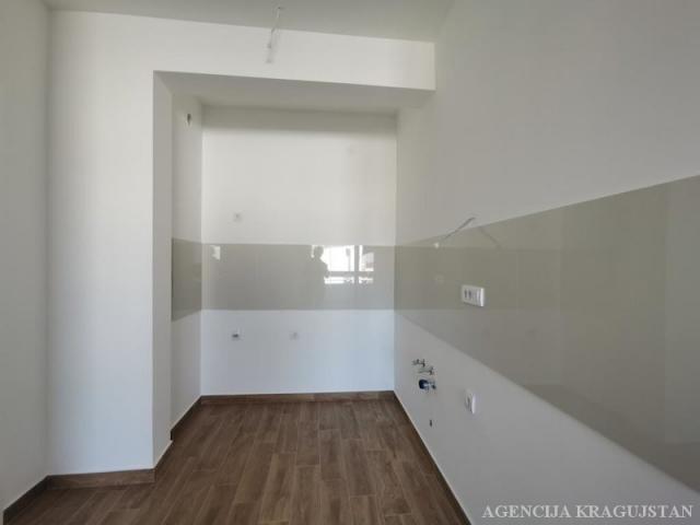 Izdavanje, Stan, 46. 00m2 , Centar