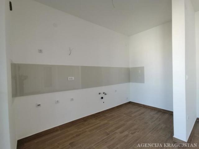 Izdavanje, Stan, 48. 00m2 , Centar